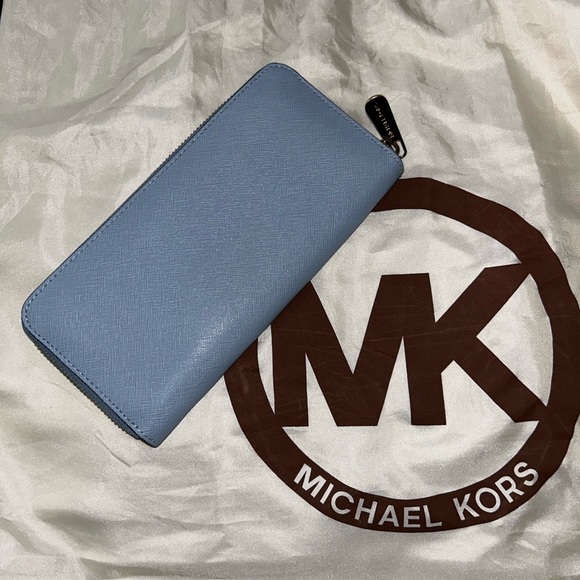 Michael Kors Hamilton Purse - Picture 6 of 9